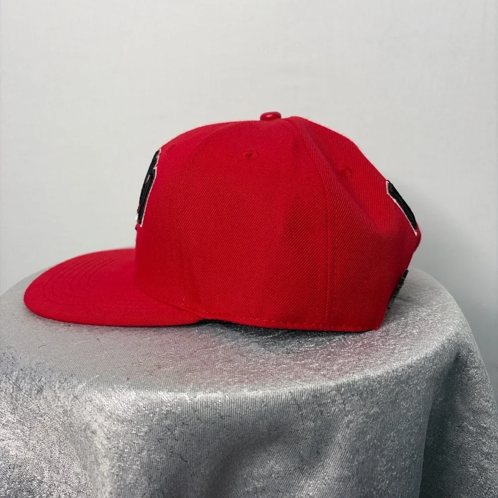 Chicago Bulls Pro Standard Red Snapback Hat – Premium NBA Licensed – New(B68)✨✨